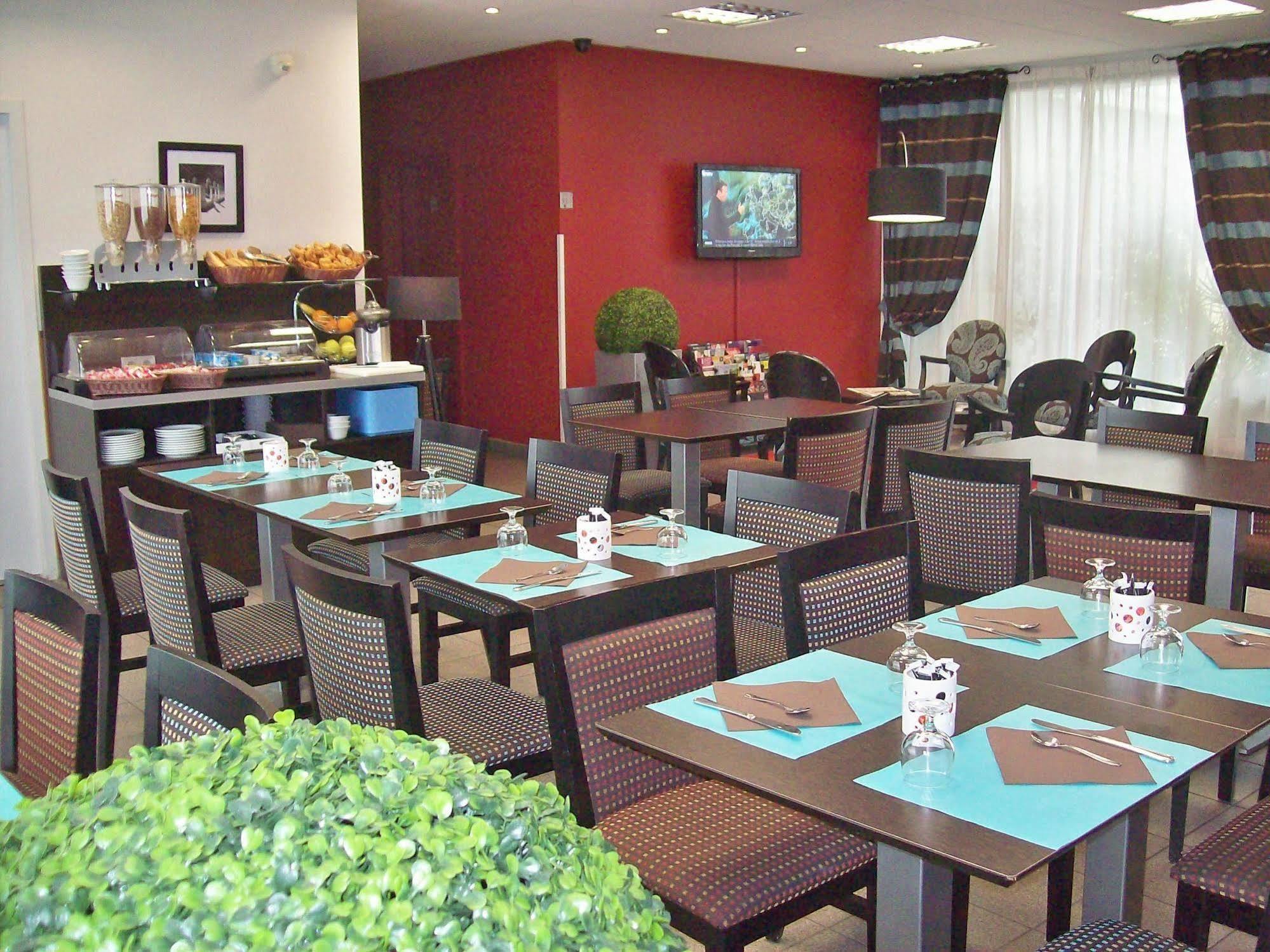 Nemea Aeroport 3*